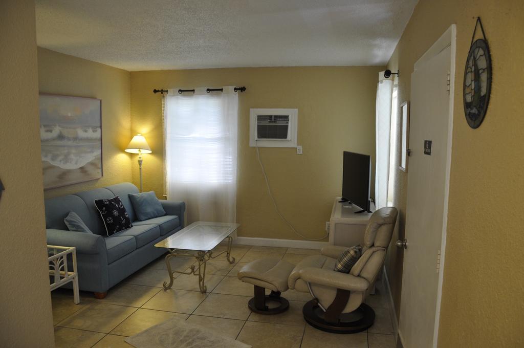 Oceanfront Sea Scape Motel Indialantic Bagian luar foto